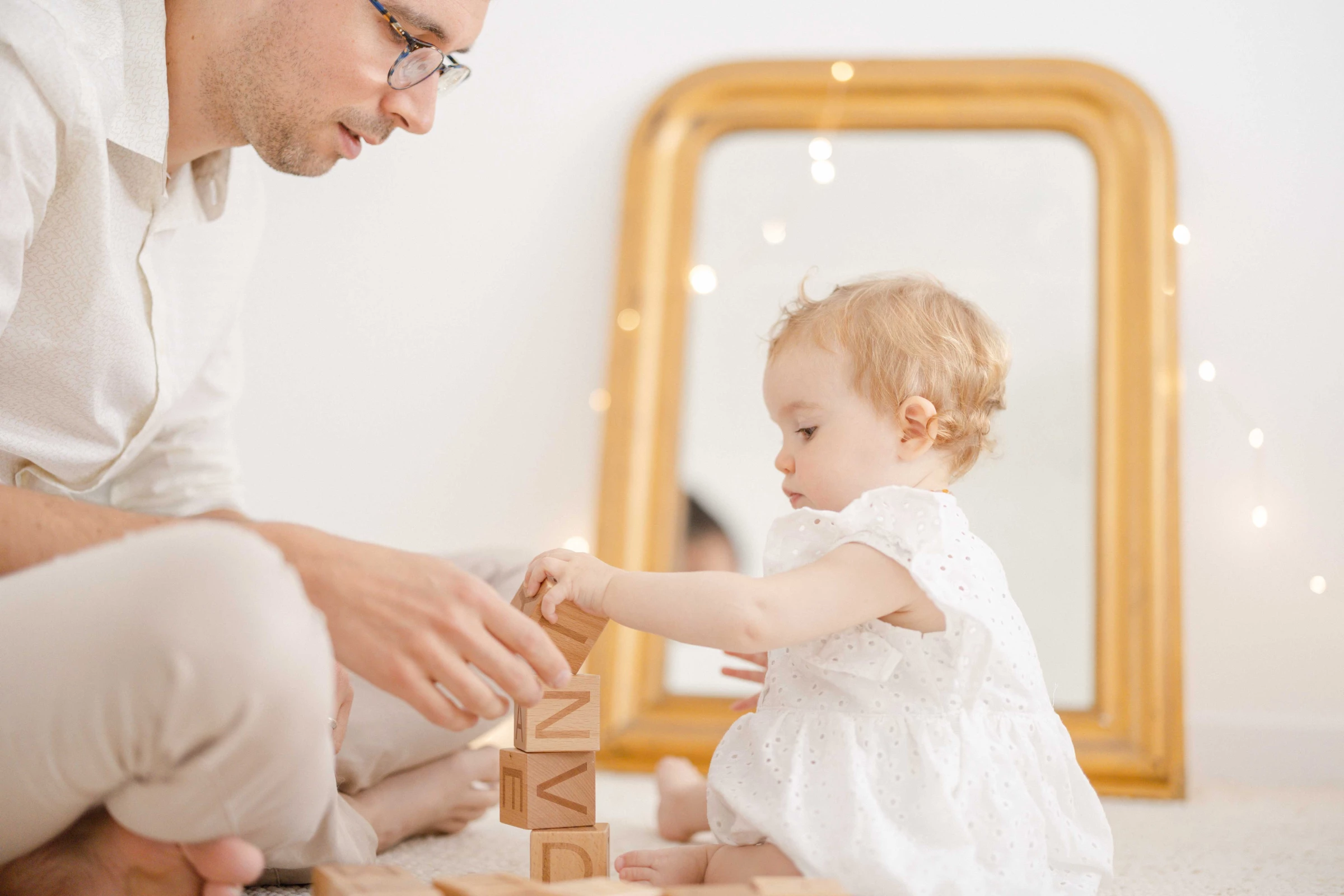 enfant jouer avec les enfants jouer bonheur jouet